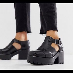 Vagabond Dioon Black Leather chunk heel 40